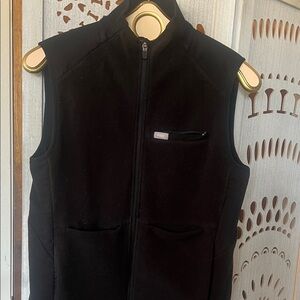 Figs women’s Black fleece vest with pockets! Gorgeous!! Size M